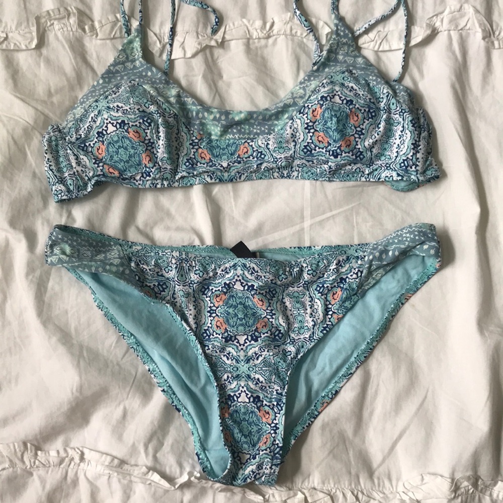 Patterned bikini - Picture 2 of 2